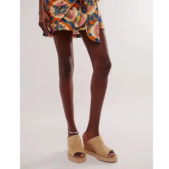 NEW Free People Running In Wedges size 9.5 - Picture 2 of 11
